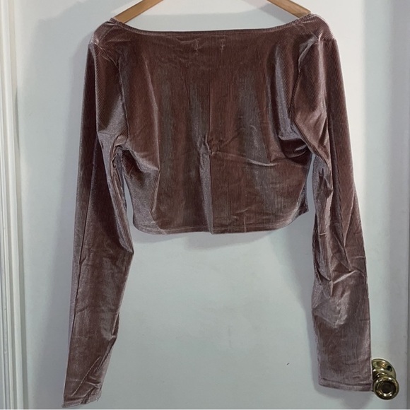 🛼 {PRICE FIRM} UO Ruched Ribbed Cropped Top - Picture 5 of 6